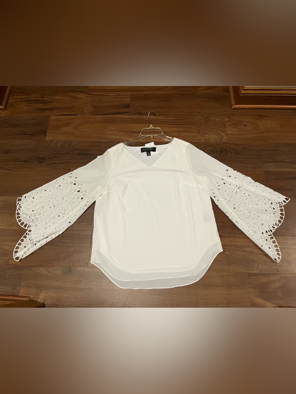 Colleen Lopez White V-Neck Eyelet Sleeve Blouse Size small NWT
